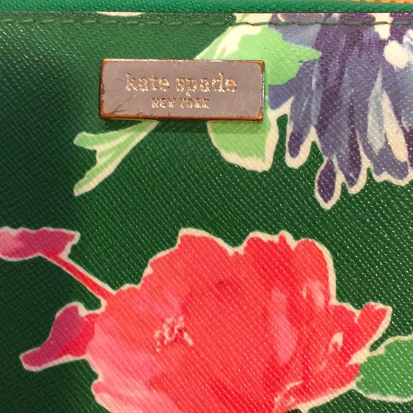 Kate Spade Zip Wristlet Bag Wallet - Picture 2 of 9